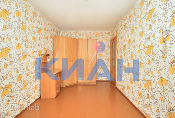 Продам двухкомнатную (2-комн.) квартиру, Свердловская ул, 13Б, Красноярск г