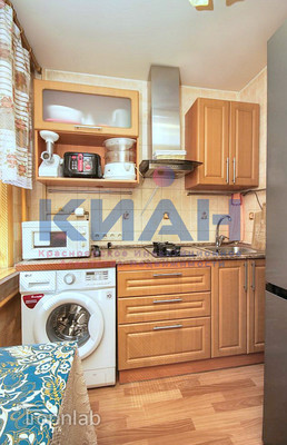 Продам двухкомнатную (2-комн.) квартиру, Свердловская ул, 13Б, Красноярск г