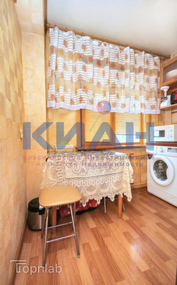 Продам двухкомнатную (2-комн.) квартиру, Свердловская ул, 13Б, Красноярск г