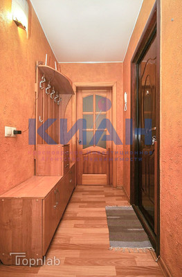 Продам двухкомнатную (2-комн.) квартиру, Свердловская ул, 13Б, Красноярск г