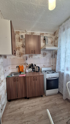 Продам двухкомнатную (2-комн.) квартиру, Большая ул, 169, Ишим г