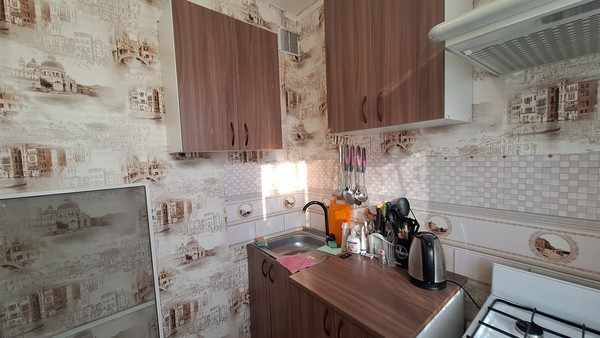 Продам двухкомнатную (2-комн.) квартиру, Большая ул, 169, Ишим г