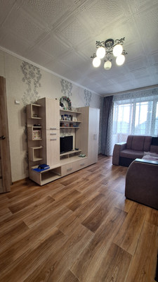 Продам двухкомнатную (2-комн.) квартиру, Большая ул, 169, Ишим г