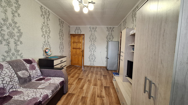 Продам двухкомнатную (2-комн.) квартиру, Большая ул, 169, Ишим г