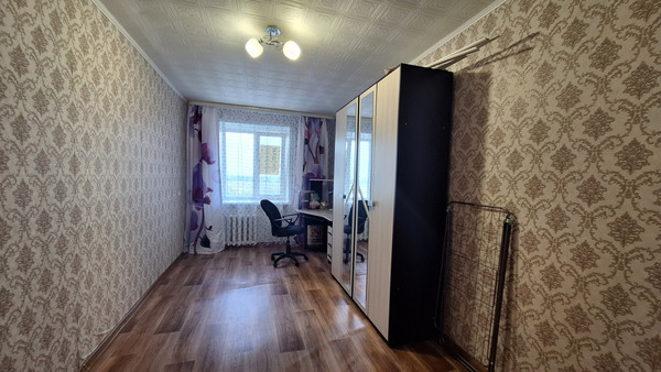 Продам двухкомнатную (2-комн.) квартиру, Большая ул, 169, Ишим г