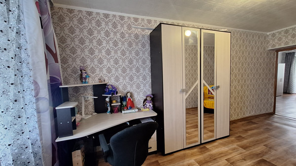 Продам двухкомнатную (2-комн.) квартиру, Большая ул, 169, Ишим г