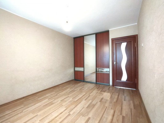 Продам двухкомнатную (2-комн.) квартиру, Нахимова ул, 2ка, Рязань г