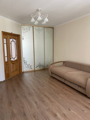 Продам двухкомнатную (2-комн.) квартиру, Севастопольская ул, 41е, Симферополь г