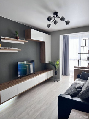 Продам однокомнатную (1-комн.) квартиру, Крымской весны ул, 5к2, Мирное с