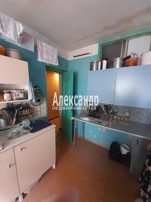 Продам комнату в 8-комн. квартире, 3-й Рабфаковский пер, 5к1, Санкт-Петербург г