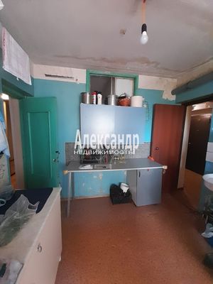 Продам комнату в 8-комн. квартире, 3-й Рабфаковский пер, 5к1, Санкт-Петербург г