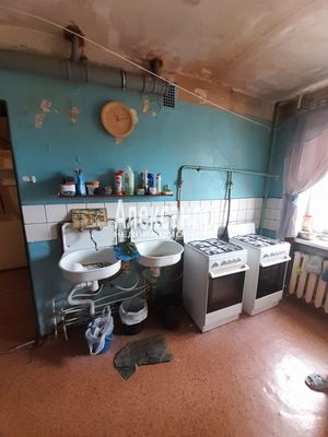 Продам комнату в 8-комн. квартире, 3-й Рабфаковский пер, 5к1, Санкт-Петербург г