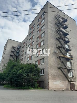 Продам комнату в 8-комн. квартире, 3-й Рабфаковский пер, 5к1, Санкт-Петербург г
