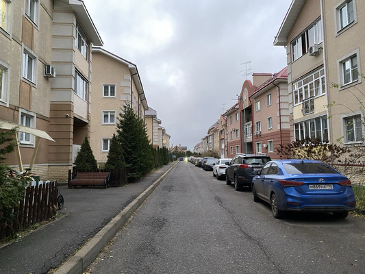 Продам однокомнатную (1-комн.) квартиру, Полянка мкр, 199, Лесные Поляны п