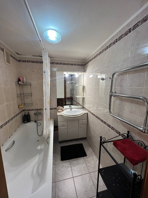 Продам трехкомнатную (3-комн.) квартиру, Калараша ул, 23, Туапсе г
