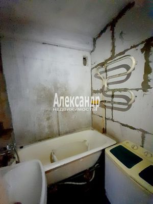 Продам комнату в 2-комн. квартире, Центральная ул, 4к2, Сертолово г