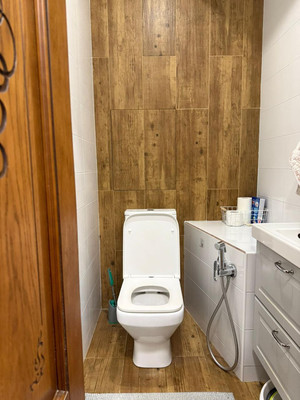 Продам трехкомнатную (3-комн.) квартиру, им. Яна Полуяна ул, 51/1, Краснодар г