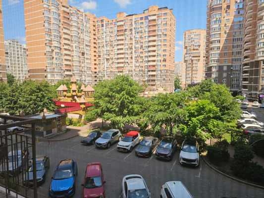 Продам трехкомнатную (3-комн.) квартиру, им. Яна Полуяна ул, 51/1, Краснодар г
