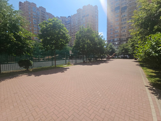 Продам трехкомнатную (3-комн.) квартиру, им. Яна Полуяна ул, 51/1, Краснодар г
