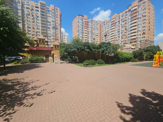 Продам трехкомнатную (3-комн.) квартиру, им. Яна Полуяна ул, 51/1, Краснодар г