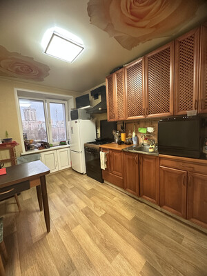 Продам трехкомнатную (3-комн.) квартиру, Пролетарская ул, 25, Киров г