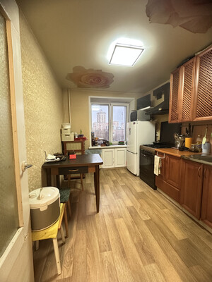 Продам трехкомнатную (3-комн.) квартиру, Пролетарская ул, 25, Киров г