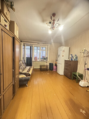 Продам трехкомнатную (3-комн.) квартиру, Пролетарская ул, 25, Киров г