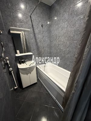Продам однокомнатную (1-комн.) квартиру, Центральная ул, 19к3, Металлострой п