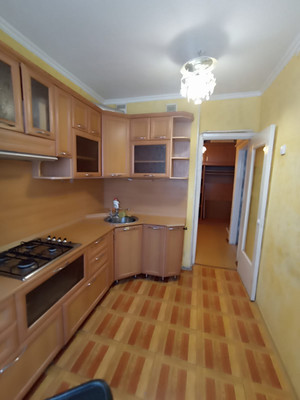 Продам трехкомнатную (3-комн.) квартиру, Мира пр-кт, 33, Волгодонск г