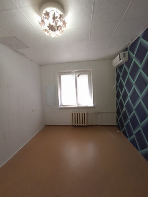 Продам трехкомнатную (3-комн.) квартиру, Мира пр-кт, 33, Волгодонск г