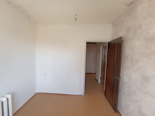 Продам трехкомнатную (3-комн.) квартиру, Мира пр-кт, 33, Волгодонск г