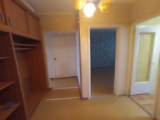 Продам трехкомнатную (3-комн.) квартиру, Мира пр-кт, 33, Волгодонск г