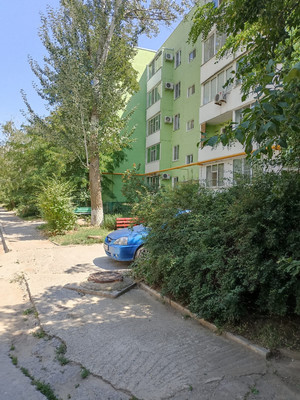 Продам трехкомнатную (3-комн.) квартиру, Мира пр-кт, 33, Волгодонск г