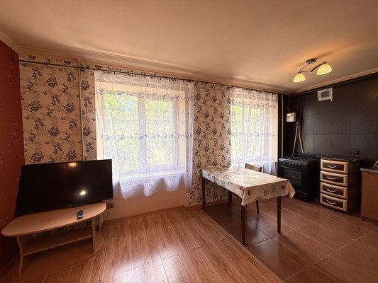 Продам двухкомнатную (2-комн.) квартиру, Строителей ул, 12, Молодежное пгт