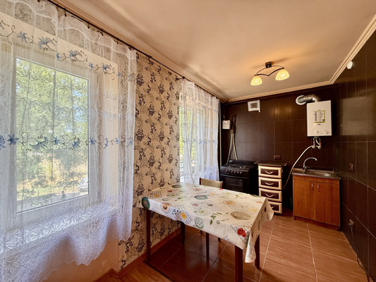 Продам двухкомнатную (2-комн.) квартиру, Строителей ул, 12, Молодежное пгт