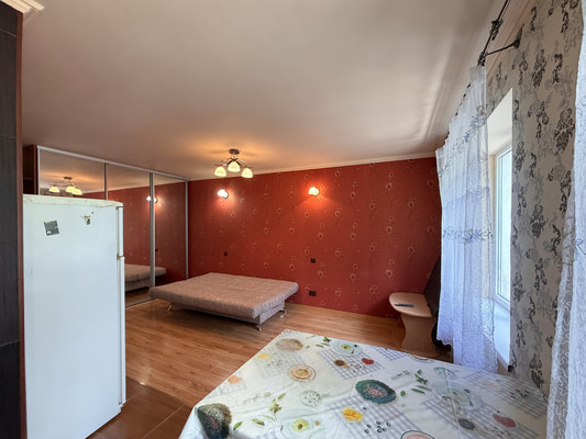 Продам двухкомнатную (2-комн.) квартиру, Строителей ул, 12, Молодежное пгт