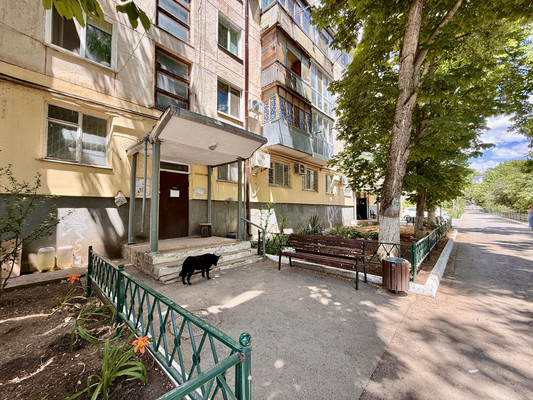 Продам двухкомнатную (2-комн.) квартиру, Строителей ул, 12, Молодежное пгт