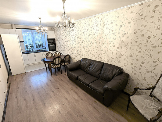 Продам трехкомнатную (3-комн.) квартиру, Колхозная ул, 55к4, Услонь д