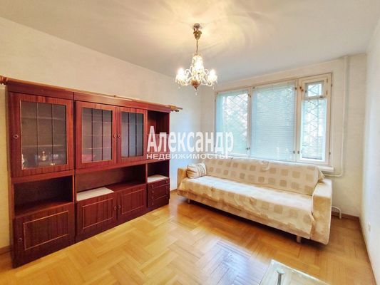 Продам многокомнатную квартиру, Дунайский пр-кт, д. 40 корп. 1, Санкт-Петербург г