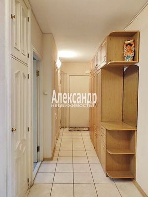 Продам многокомнатную квартиру, Дунайский пр-кт, д. 40 корп. 1, Санкт-Петербург г
