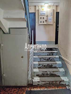 Продам многокомнатную квартиру, Дунайский пр-кт, д. 40 корп. 1, Санкт-Петербург г