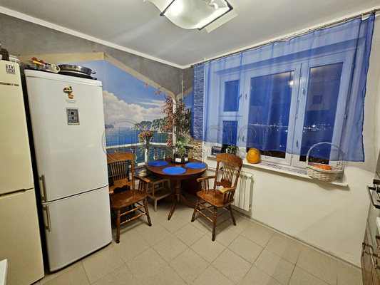 Продам трехкомнатную (3-комн.) квартиру, Свободы ул, 93, Москва г