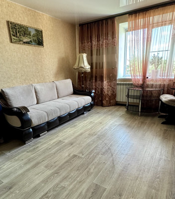 Продам двухкомнатную (2-комн.) квартиру, Мира ул, 32а, Силикатный п