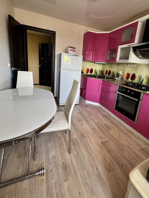 Продам двухкомнатную (2-комн.) квартиру, Мира ул, 32а, Силикатный п