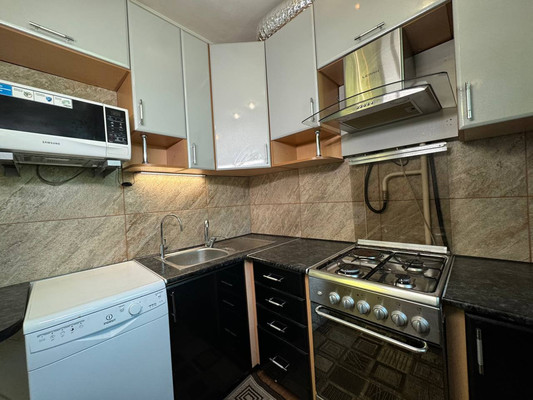 Продам трехкомнатную (3-комн.) квартиру, Ленина пр-кт, 56, Комсомольск-на-Амуре г