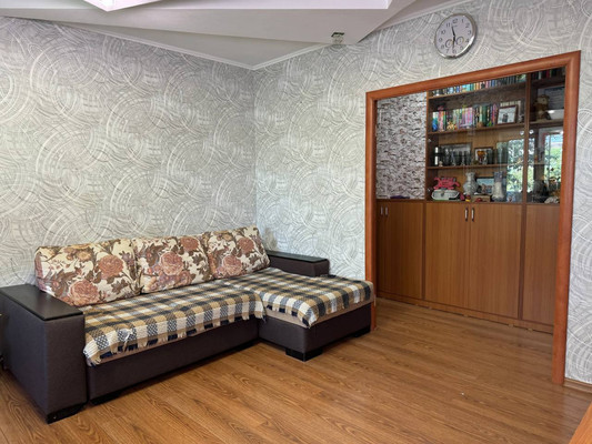 Продам трехкомнатную (3-комн.) квартиру, Ленина пр-кт, 56, Комсомольск-на-Амуре г