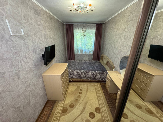 Продам трехкомнатную (3-комн.) квартиру, Ленина пр-кт, 56, Комсомольск-на-Амуре г