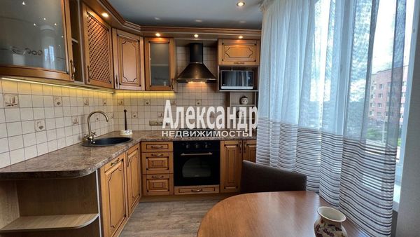 Продам двухкомнатную (2-комн.) квартиру, Гагарина ул, 16, Выборг г