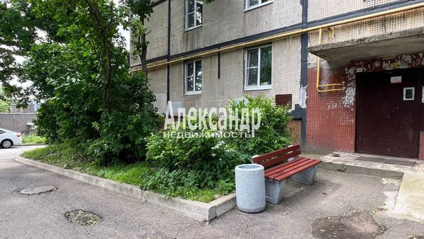 Продам двухкомнатную (2-комн.) квартиру, Гагарина ул, 16, Выборг г