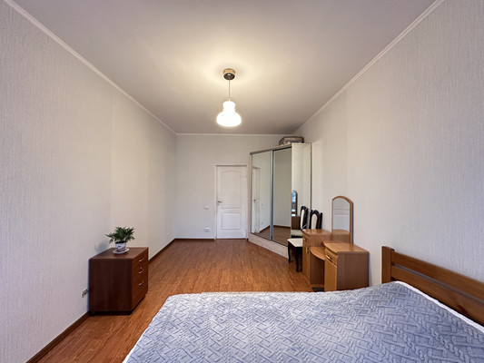 Продам многокомнатную квартиру, Красного Курсанта ул, 25, Санкт-Петербург г